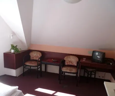 亚瑞比克酒店 酒店